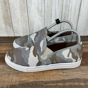 Womens Steve Madden Camo Sneakers Shoe